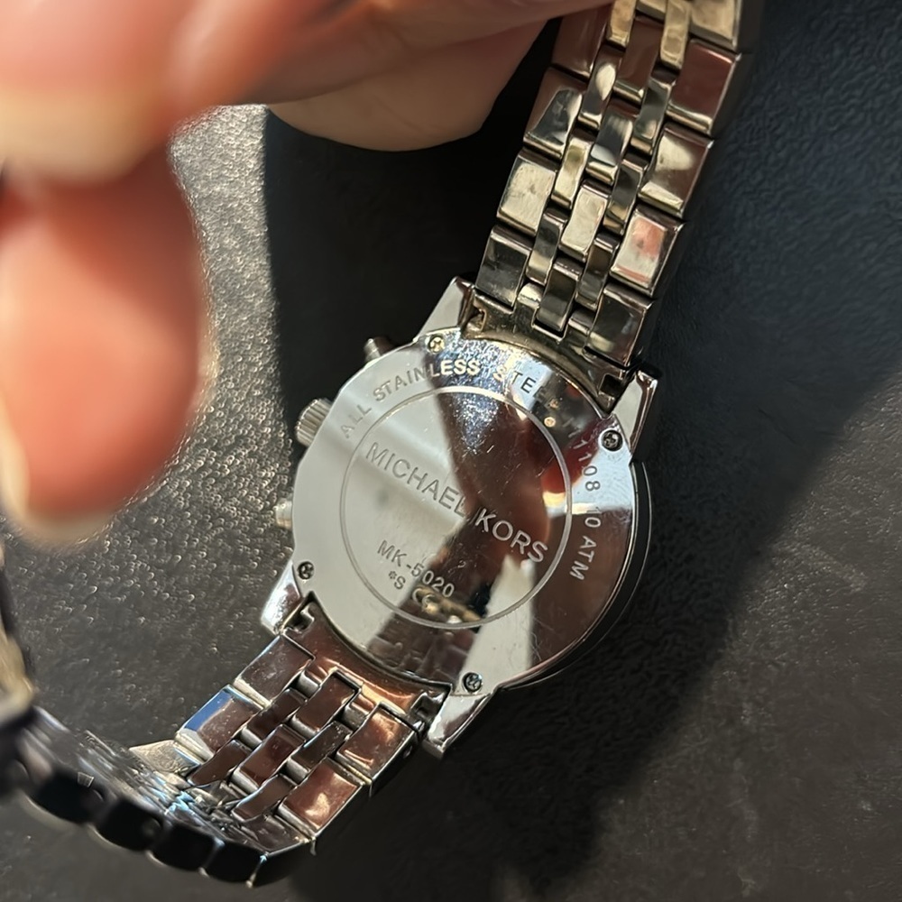 Michael Kors stainless steel watch with mother of pearl - Picture 4 of 4